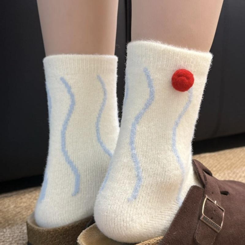 Soft and Thick Australian Fleece Socks for Girls, Fluffy Balls, Fun Mid-calf Socks, Fabric Label, Qiuqiu, Warm Autumn and Winter Socks
