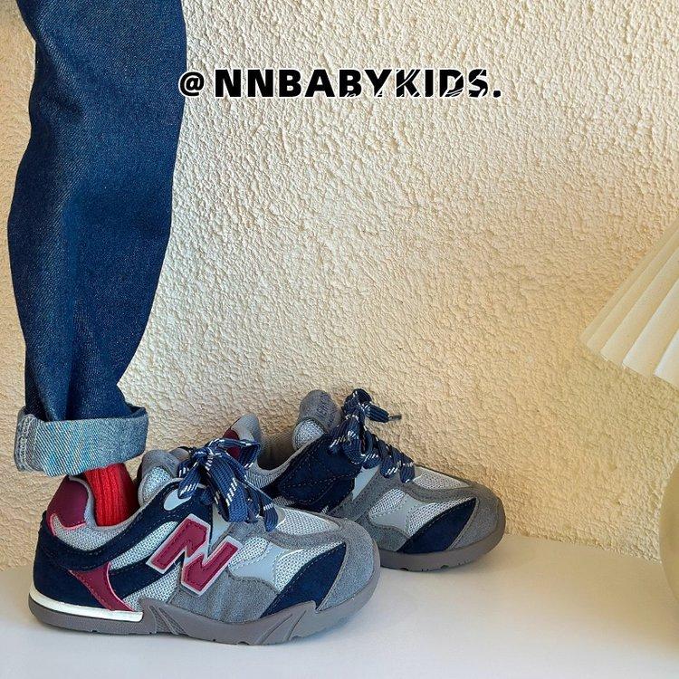 

Korean version of children s N sports shoes 2025 spring and autumn new boys retro moral training shoes n mesh breathable girls Forrest Gump shoes 37 yards inner length 23.5 cm сіро блакитний колір