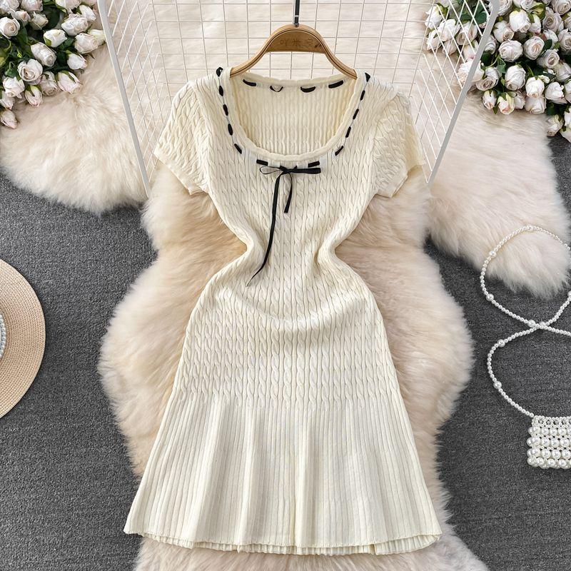 

Summer K-style Retro Crew Neck Fishtail Dress Short Sleeve Apricot All yards