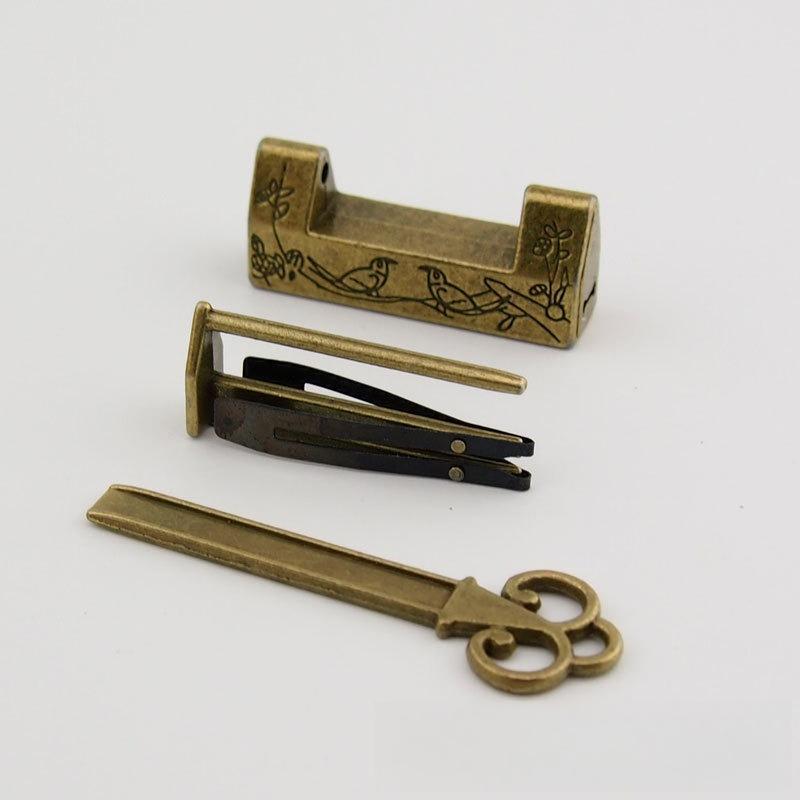 1pc Mini Creative Practical Magpie Pattern Small Lock Old Box Padlock Horizontal Retro Lock Vintage Furniture Ornaments Box Lock