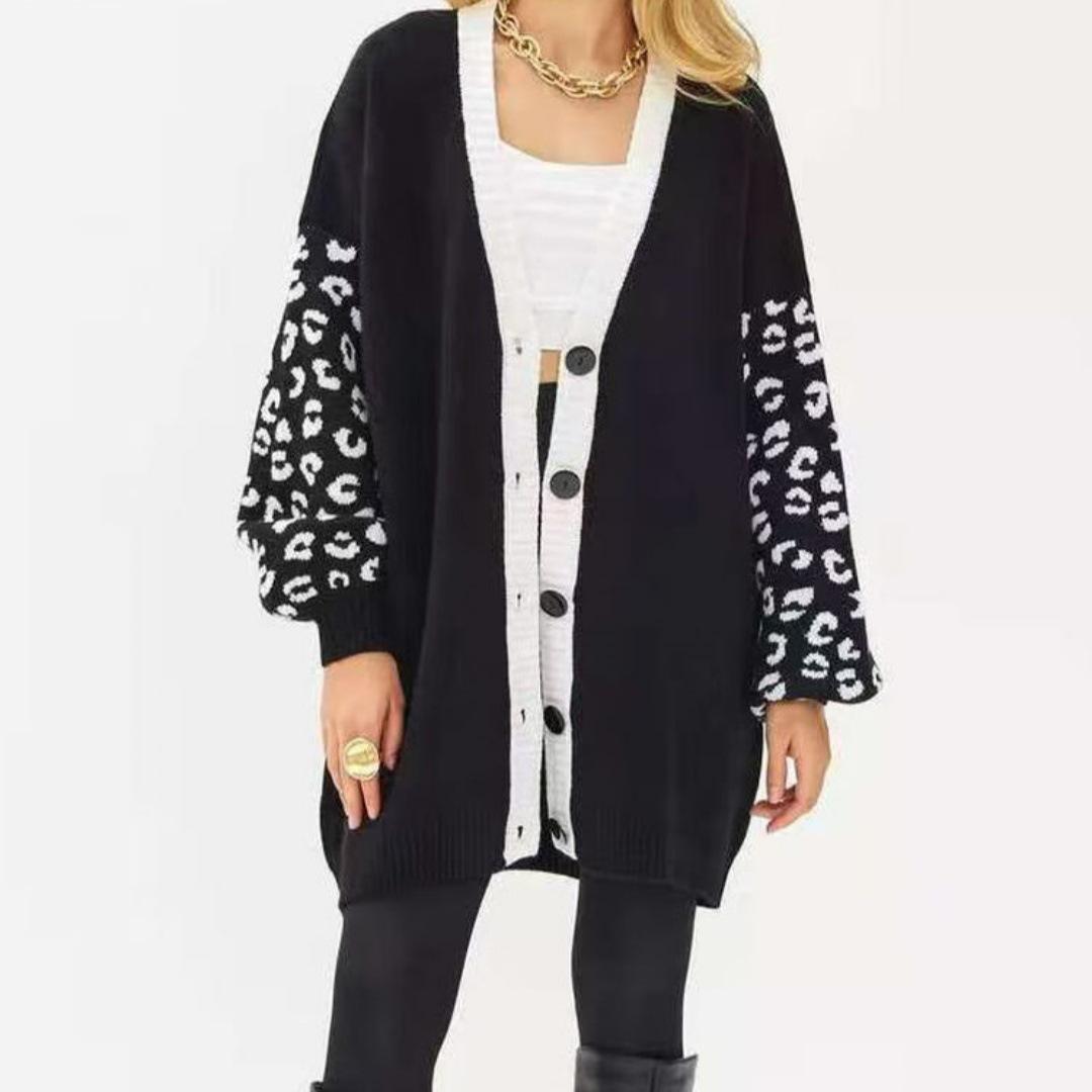 

Кардиган оверсайз черно-белый с V-образным вырезом с леопардовым акцентом One Size