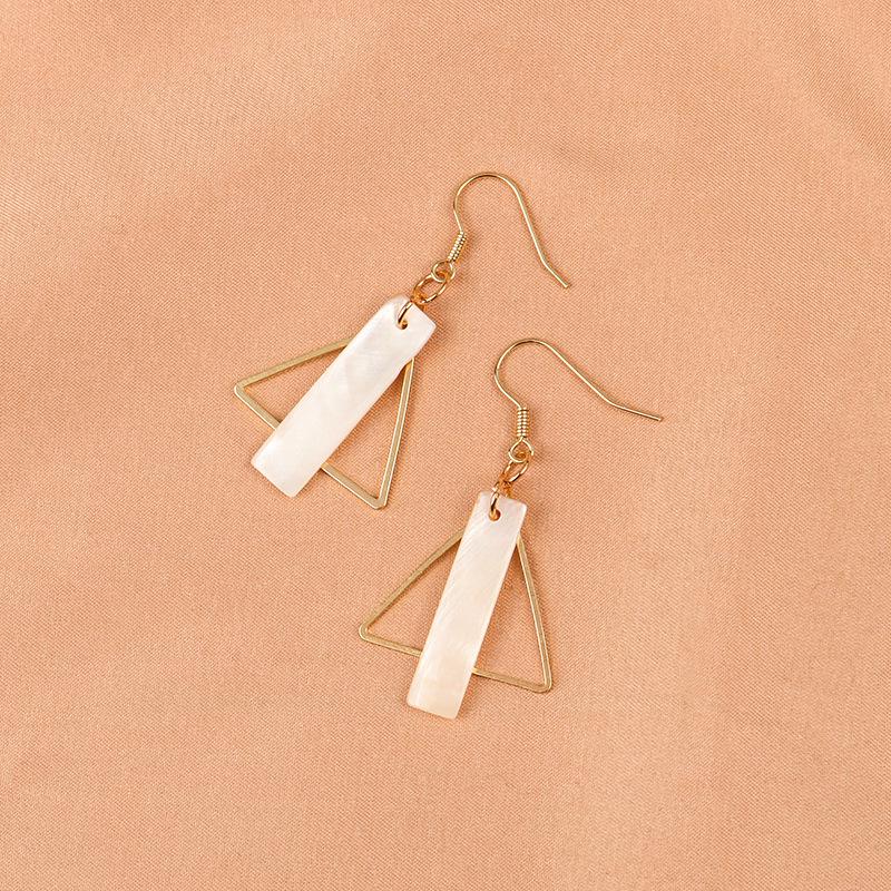 White Shell Triangle Stud Earrings - Korean & Japanese Style B532.