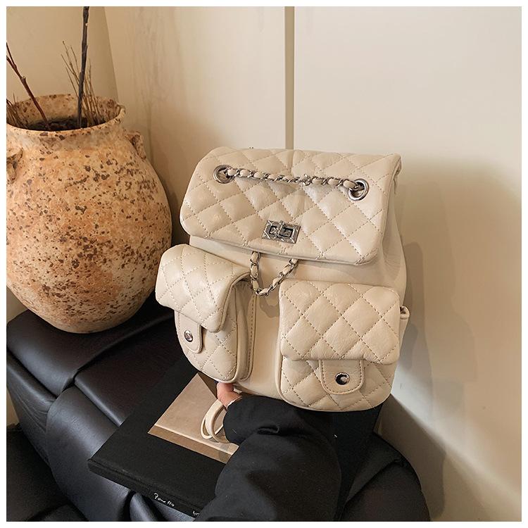 

Chain backpack women s new fashion niche design women s lightweight fashion schoolbag backpack