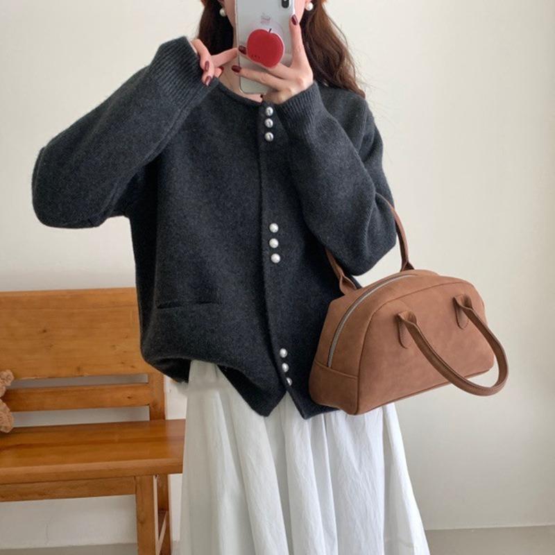 Autumn and winter new fashion knitted cardigan women's loose lazy good-looking crew neck sweater jacket tide