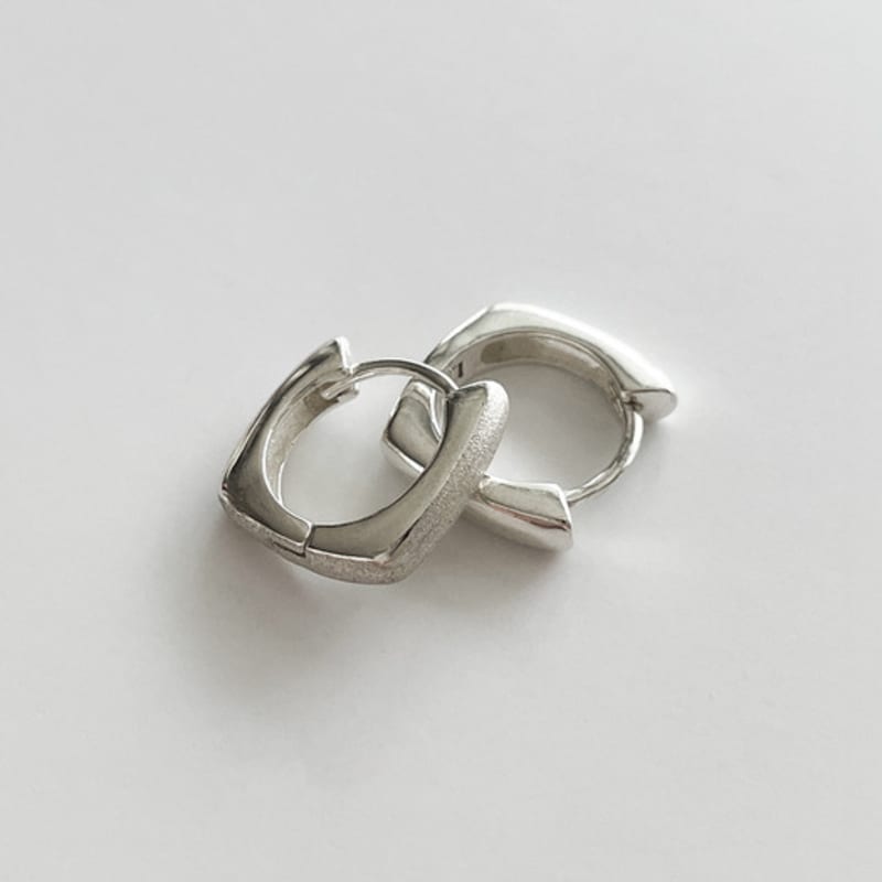 Melliv Square One-touch Earrings_mve31