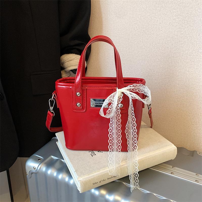 

2025 новые популярные маленькие сумки этого года, женская весенне-летняя трендовая модная сумка-мессенджер в стиле Сен Мэн, портативная сумка-ведро в корейском стиле