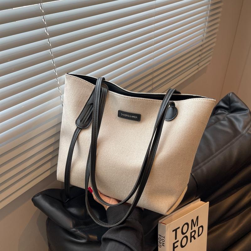 

Женская сумка премиум-класса 2025 новый нишевый дизайн холщовая сумка модная большая вместительная сумка-тоут для поездок