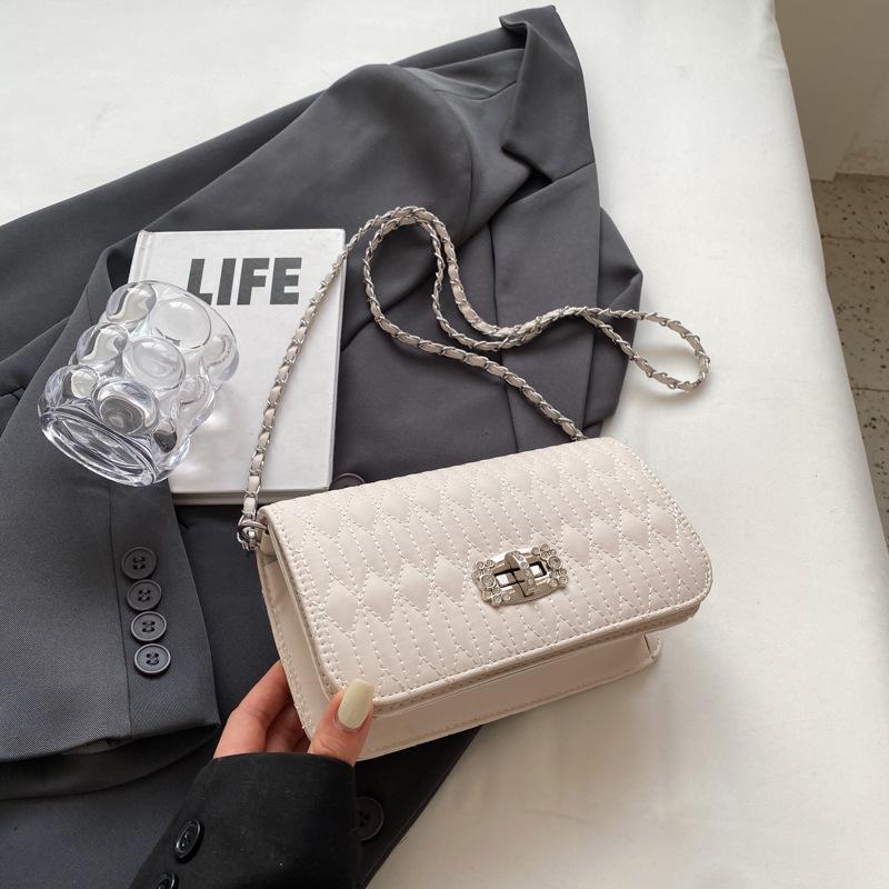 Сумка женская сумка 2025 популярная летняя новая модная корейская версия цепочка маленькая квадратная сумка простая повседневная трендовая сумка на плечо