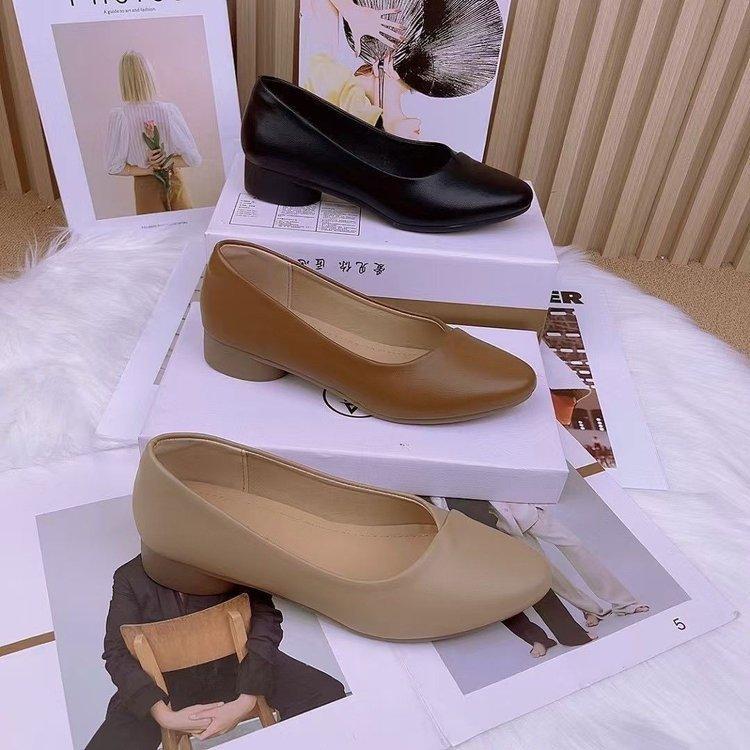 Mom shoes single shoes women's casual elderly shoes women's soft soles non-slip and comfortable autumn shallow mouth leather shoes thick heel work sh