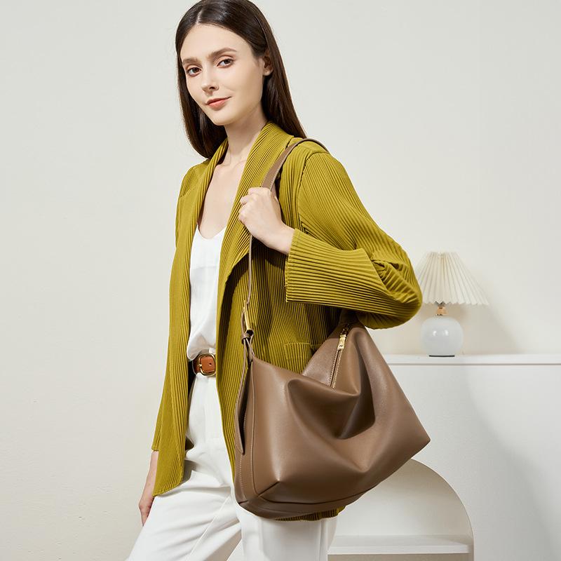 Genuine Leather Underarm Large Tote Bag Wandering Bag for Women 2025 New Cowhide Women's Bag Commuter Large Bag Single Shoulder Crossbody Women's Bag