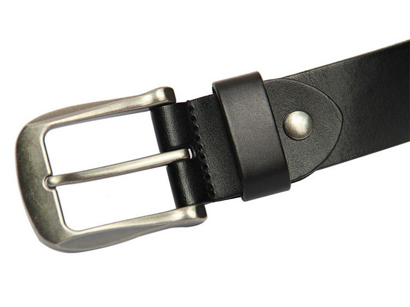 Męski pasek ze skóry bydlęcej w stylu punk z nitami w kształcie czaszek