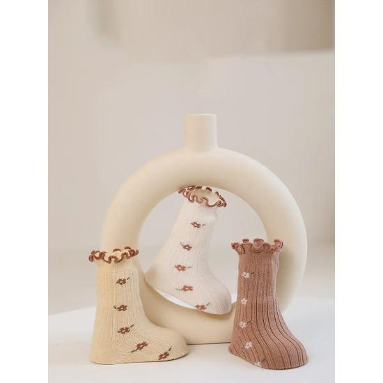 1 para estetycznych skarpetek z kwiatową koronką dla dziewczynki, retro bezszwowe skarpetki do połowy łydki z kwiatami dla malucha, miękkie bawełniane pończochy