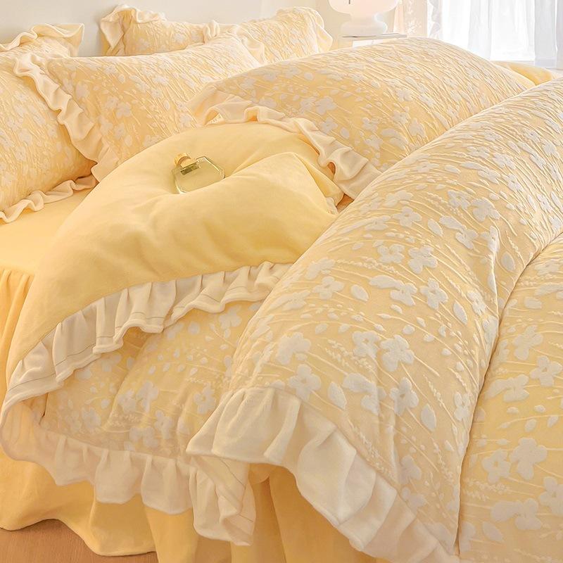 Thickened Milk Fleece Four-Piece Set, Fleece Thickened Bedding, Winter Carved Coral Fleece Quilt Cover, Bed Sheet, Bed Skirt