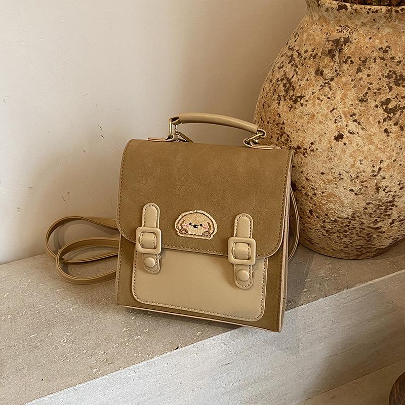 

Ретро японская маленькая сумка 2025 осень новый рюкзак женский ручной простой нишевый школьный рюкзак высокая ценность рюкзак