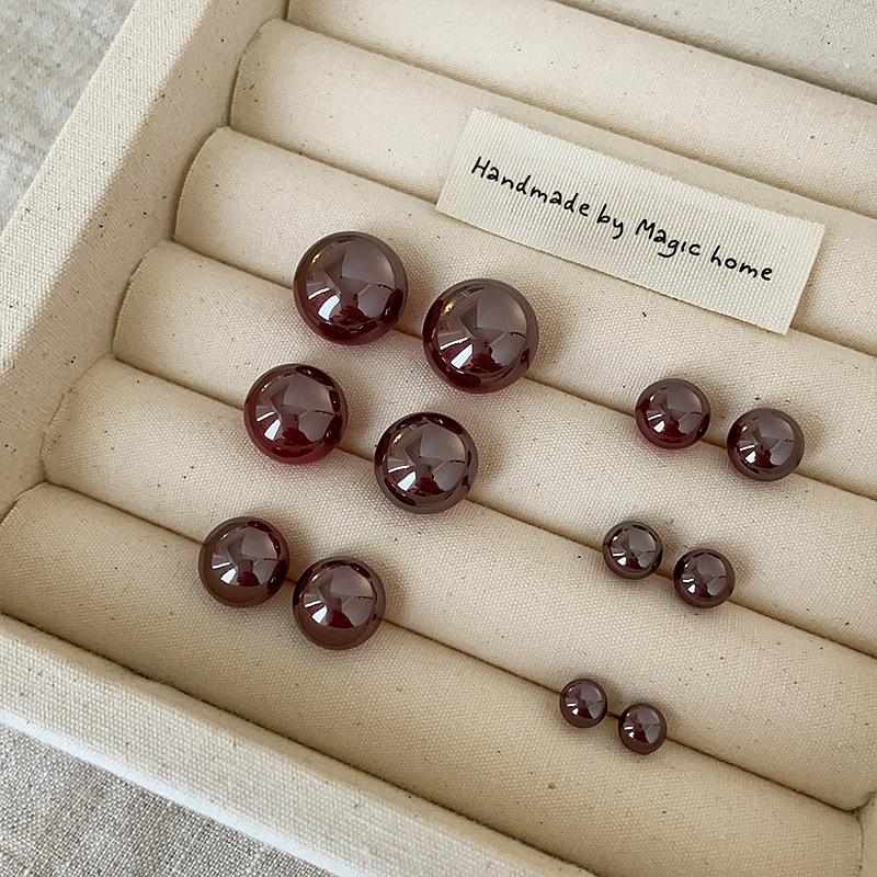 Cool Feeling Cold Gray Red Light Steamed Bread Pearl Stud Earrings Women'S Simple Niche Fashion Exquisite Versatile Earrings