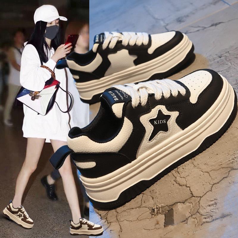 Super hot little white shoes 2025 women's spring and autumn new thick-soled versatile black and white star panda shoes children