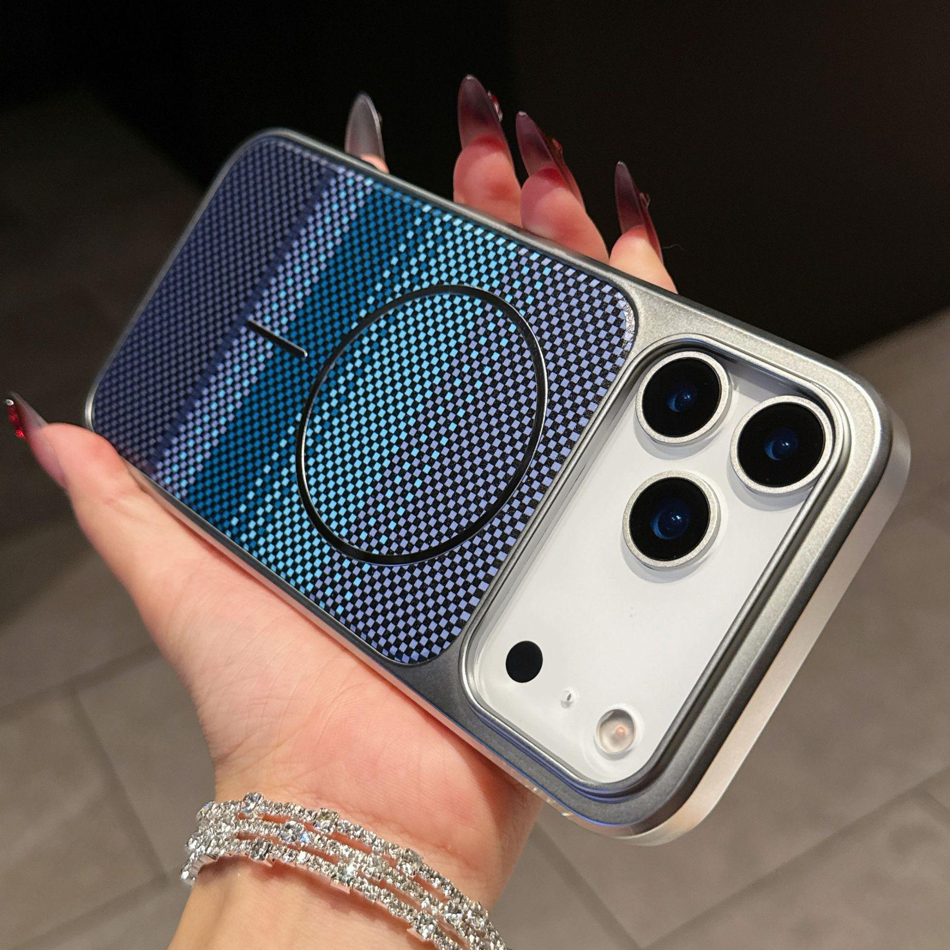 

Gradient Carbon Fiber Plaid Phone Case for iPhone 17 PRO with Magnetic Adsorption Protective Cover 16