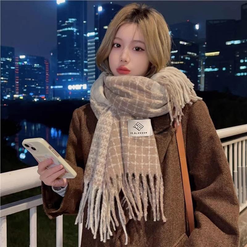 Scarf autumn and winter women's new autumn and winter atmosphere plaid scarf high-end scarf