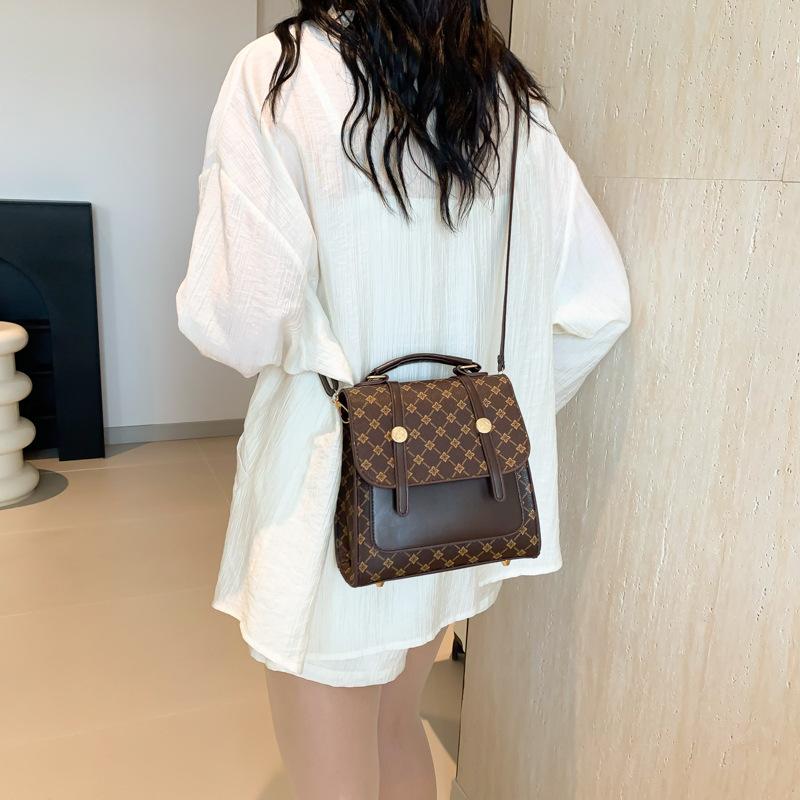 Large capacity Korean backpack female 2025 beautiful personalized backpack female ins design sense niche student schoolbag