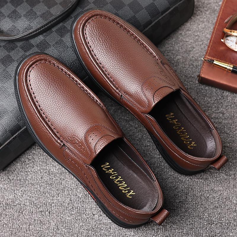FashionNew Fashion Leather Loafers for Men Spring Autumn Designer Soft-soled Casual Light Male Driving Shoes Solid Color Dress Shoe Man