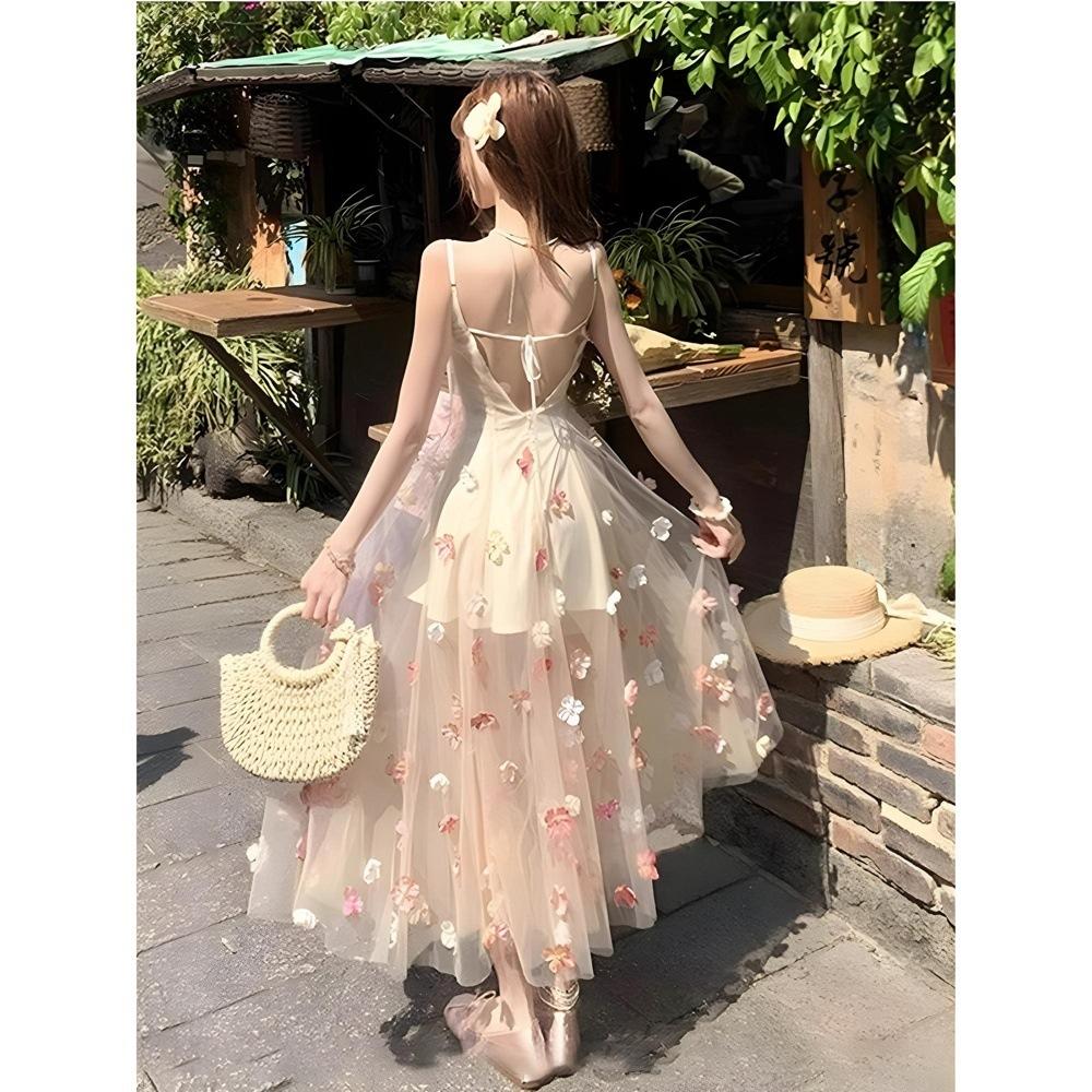 Französisches süßes Design dreidimensionale Blume Mesh Trägerkleid Weiblichkeit Urlaubsstil Prinzessin flauschiges Kleid