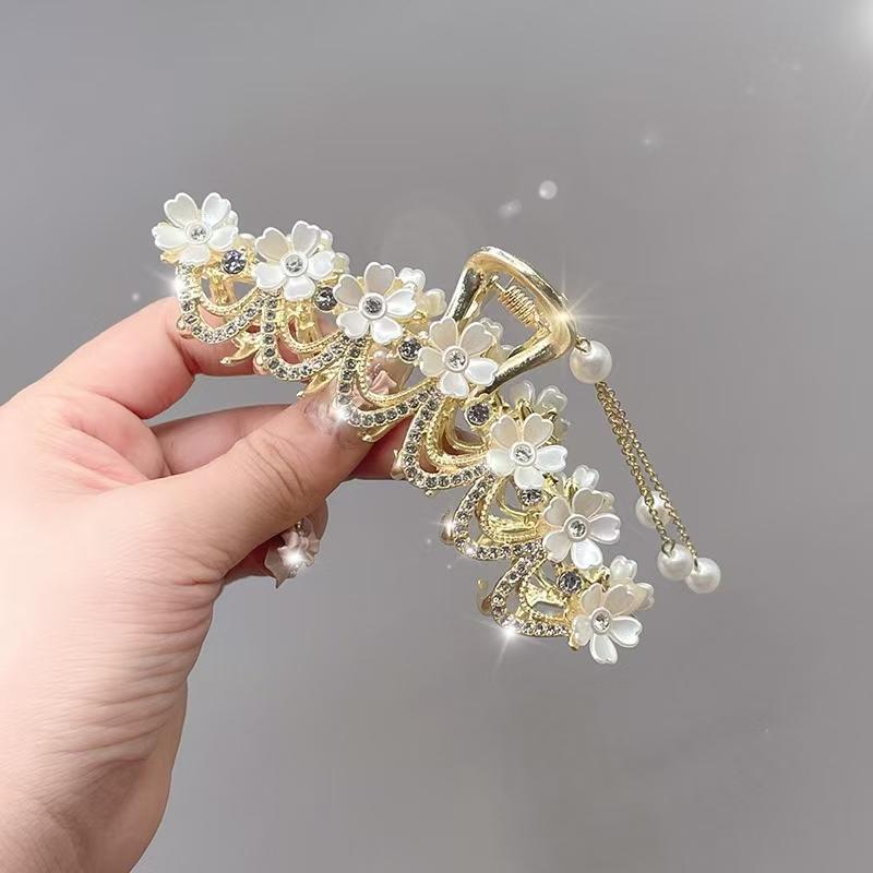 Sweet Butterfly Hair Clip Sparkling Rhinestone Jewelry Hair Accessories Artificial Pearls Women Exquisite Gift Tassel Hair Claws