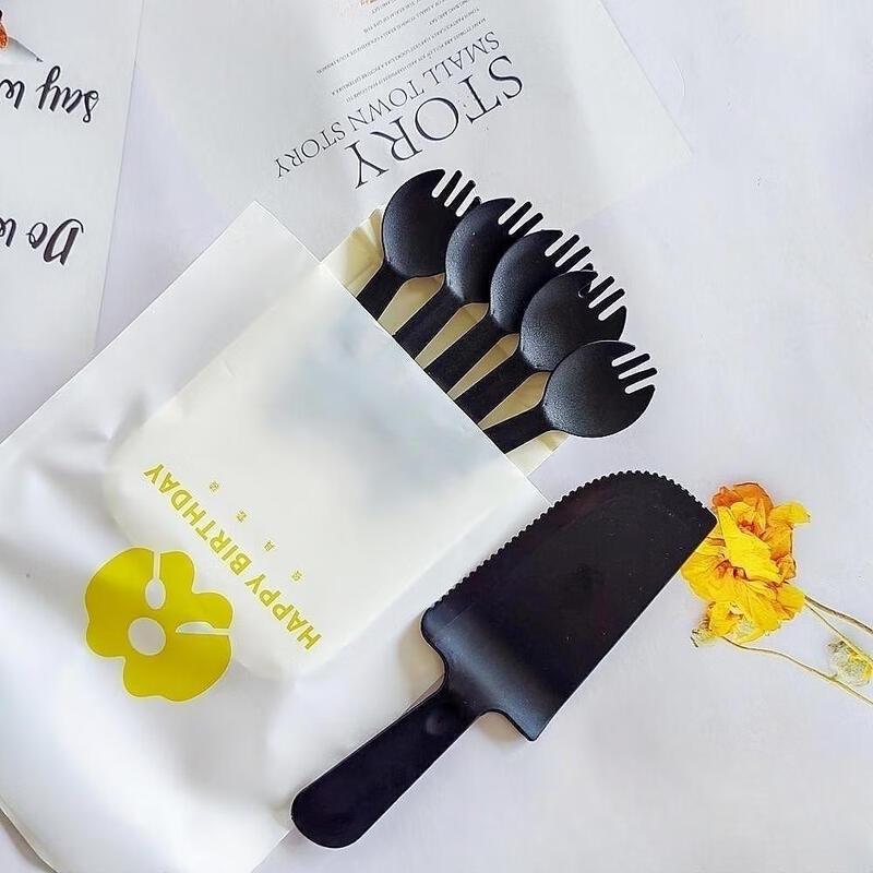 Disposable Plate and Cutlery Set