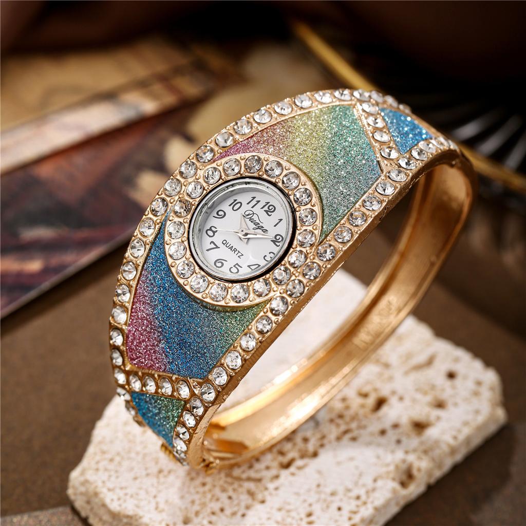 2026 New Temperament Oval Multi Diamond Bracelet Watch Shiny Alloy Women's Quartz Watch
