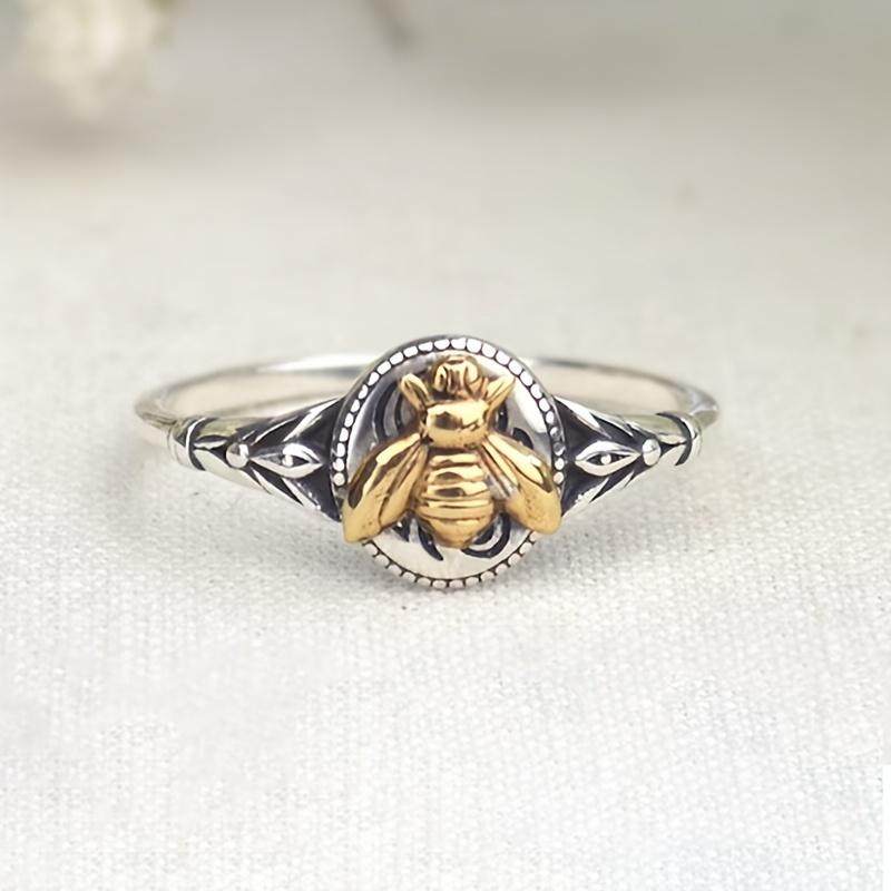 Vintage-Inspired Bohemian Bee Carved Ring - Zinc Alloy Construction, Antique-Style Band, No Plating, Fashionable Jewelry for Daily Wear, Gift Giving,
