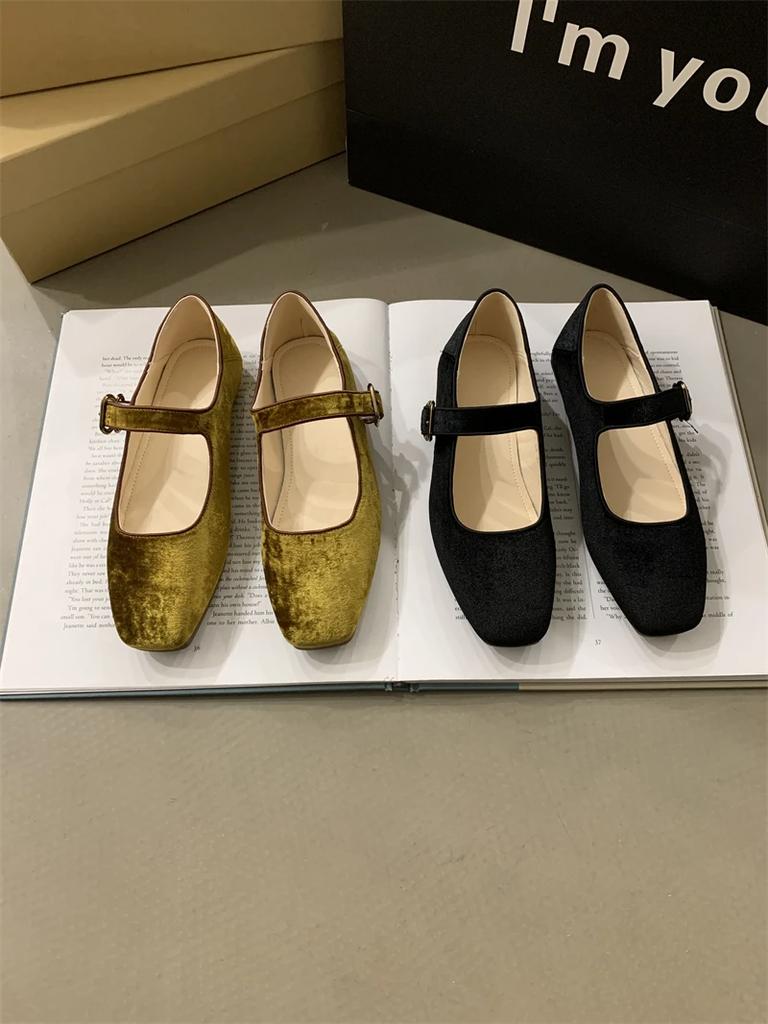 Fashion IPPEUM Velvet Ballet Flats For Women Buckle Round Toe Flat 2025 New Fashion Mary Janes Shoes