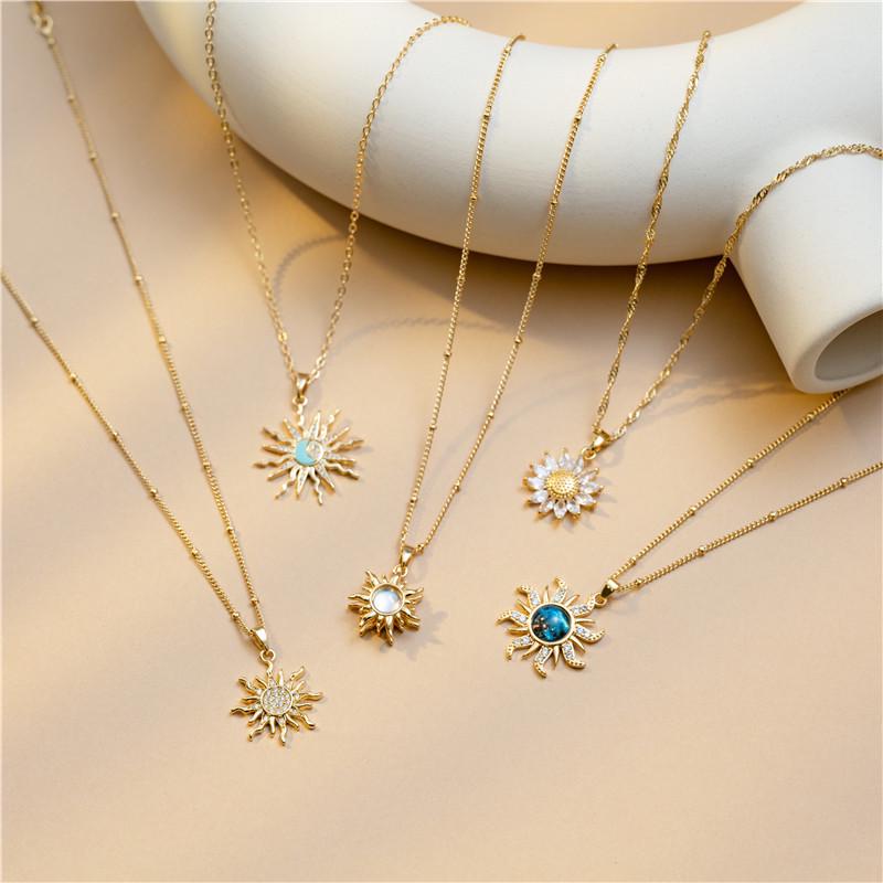 Sunflower Collarbone Necklace: 18k Gold and Zircon Pendant with Diamonds