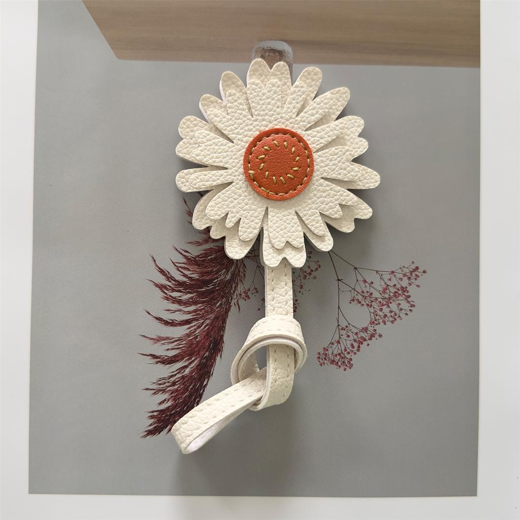 Handgefertigter Gänseblümchen-Schlüsselanhänger für Taschen und Schlüssel, gefertigt aus hochwertigem, umweltfreundlichem Leder mit strapazierfähigem Design