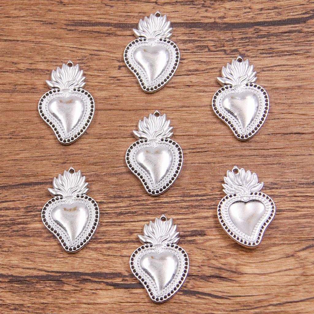 Gothic Heart Charms: Vacuum-Plated Stainless Steel Jewelry Accessories in 2 Colors and Multiple Styles for Halloween Pendants