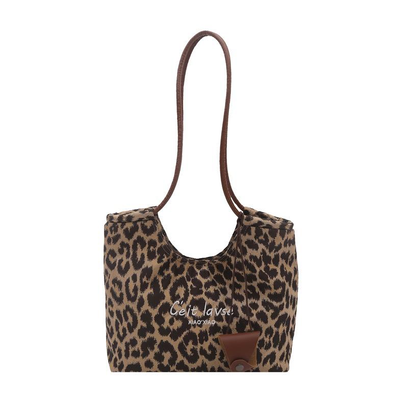 Large Capacity Leopard Print Autumn New Tote Bag Women's Commuter Shoulder Bag Fashionable, Casual and Lightweight
