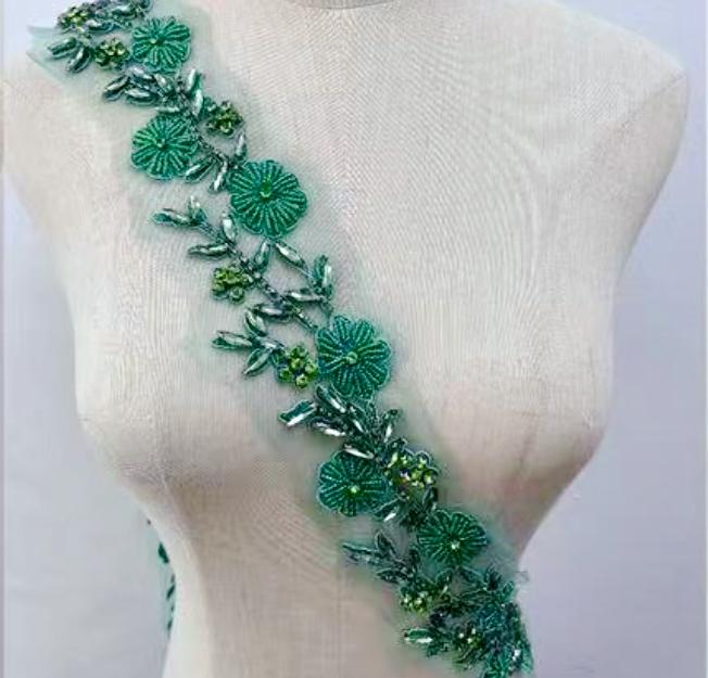 RM-802 Hot Sale Beaded Rhinestone Flower Lace Applique Trim Sewing Motif Embroidery