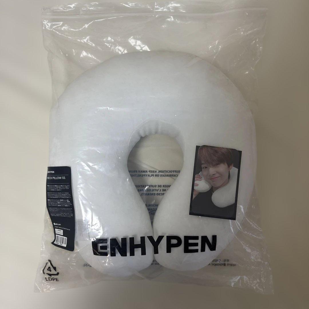

[USED] ENHYPEN Neck Pillow White Niki Trading Card