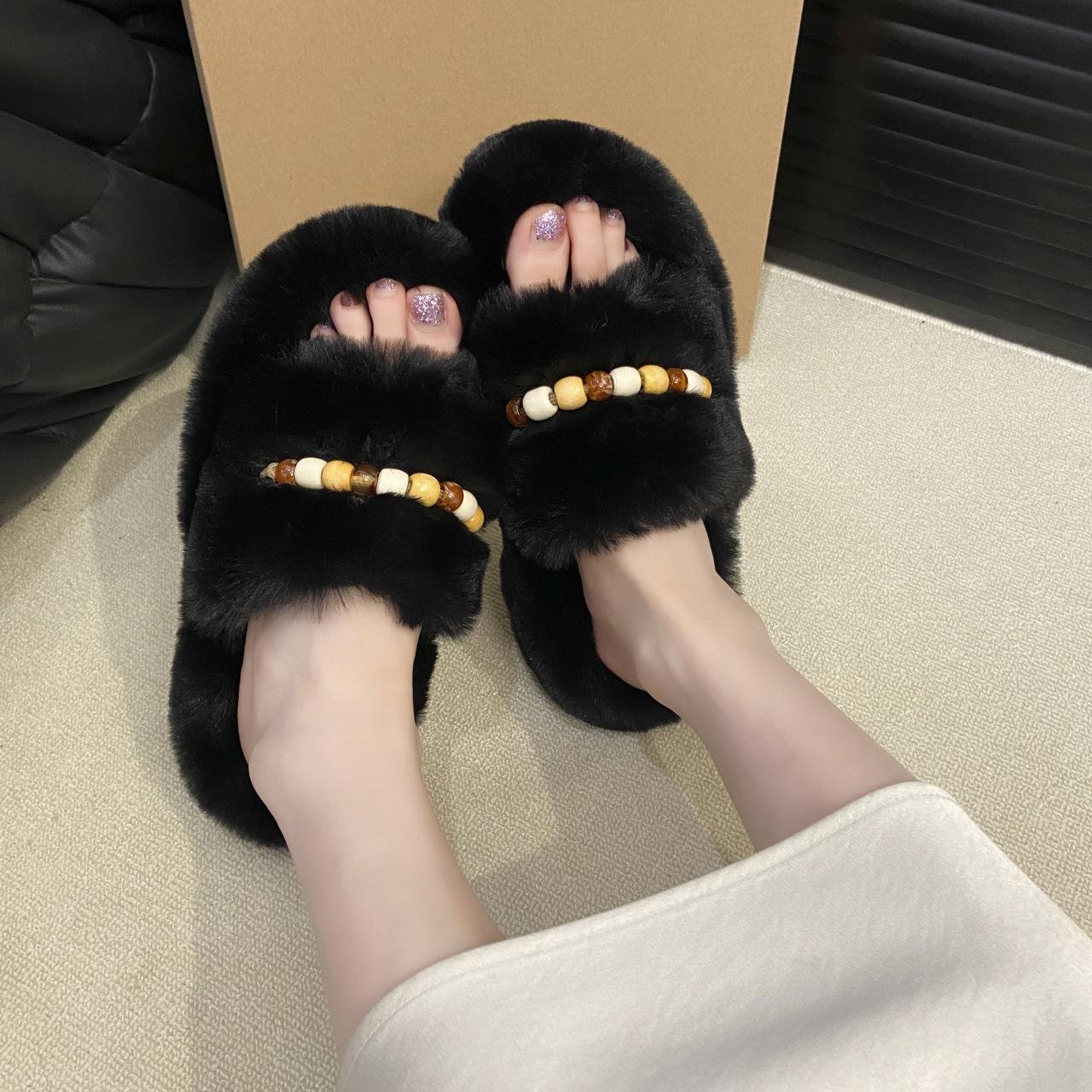 

White thick-soled fluffy slippers for women s outer wear, one-word velvet to keep warm and increase height, autumn and winter 2025 new cotton slippers 40