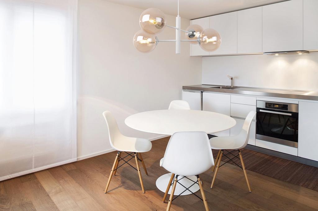 Vicenza Hanging Lamp White-Chrome 4-Flat Honey Lampshade E14