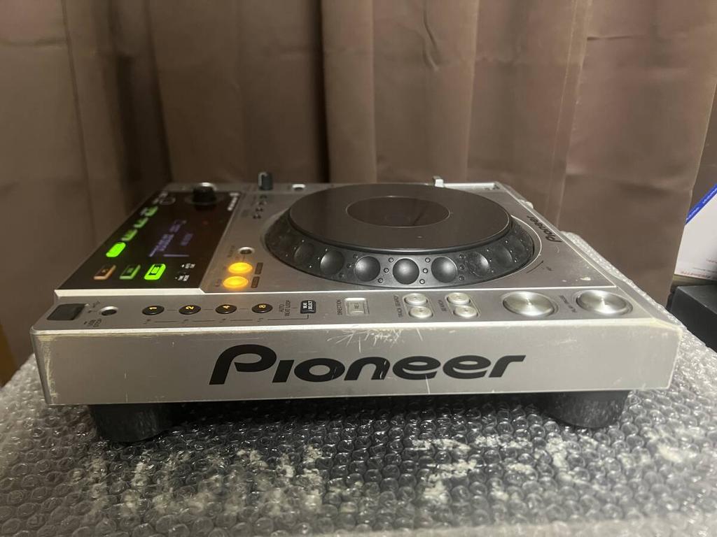 [UŻYWANY] Pioneer Srebrny Odtwarzalny przez USB Pioneer CDJ-850
