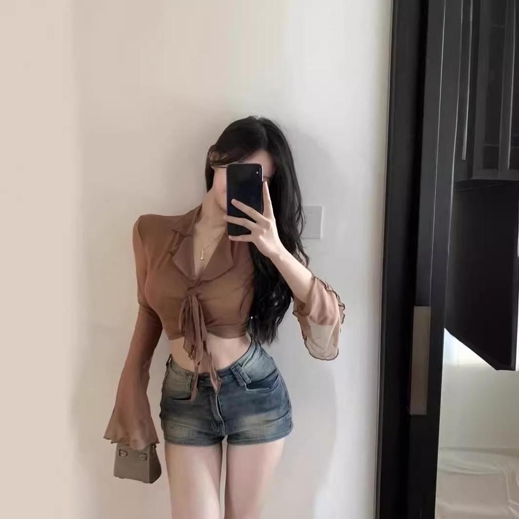 Französischer Chic Schnür-Oberteil mit unregelmäßigem Schnitt und Slim-Fit für Damen