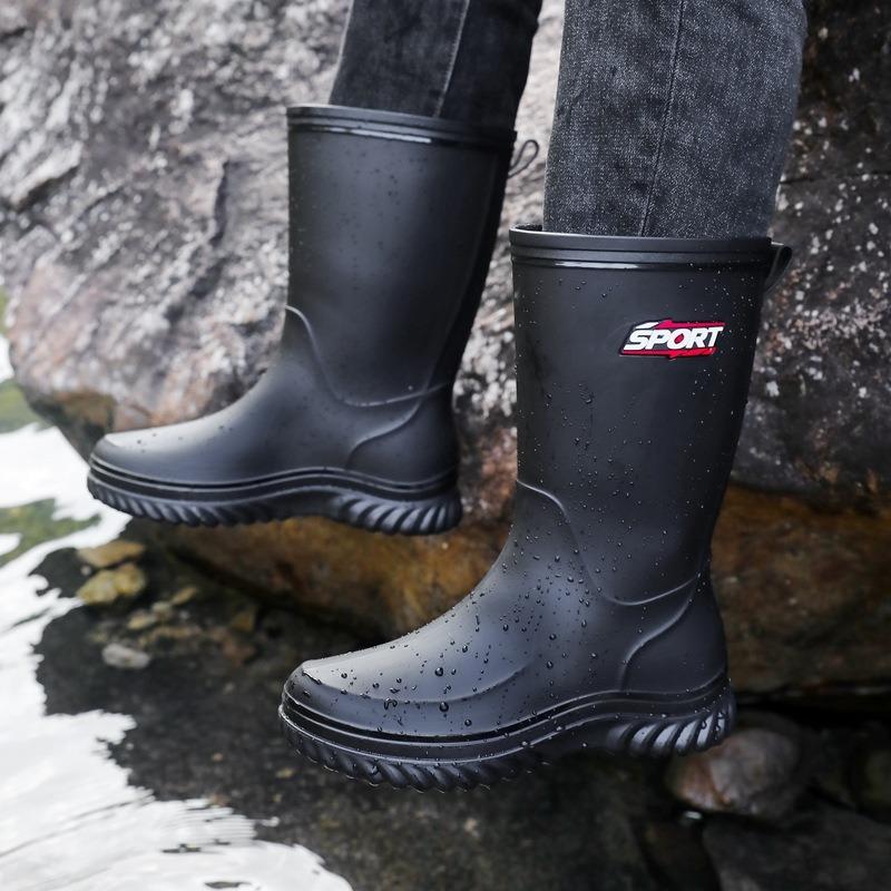 Rain Boots Men's Medium Tube Fashion Outdoor Waterproof and Non-slip Thickened Rain Shoes Fishing Water Shoes Velvet Thermal Rubber Shoes Water Boots