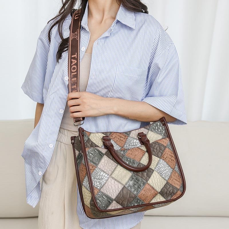 Neue Spleiß-Kontrastfarben-Handtasche mit großem Fassungsvermögen, vielseitige Schulter-Messenger-Tasche, modische und beliebte Damen-Tragetasche