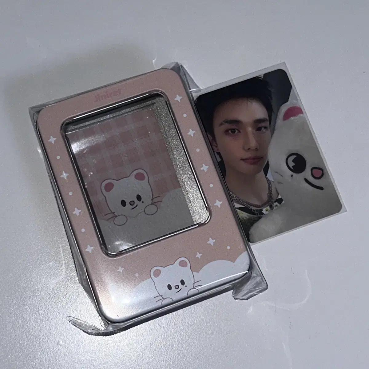 

Straykids Celebrate Popup Store Tin Case Unopened+40,000 Won Bonus Foca Hyunjin Genilet