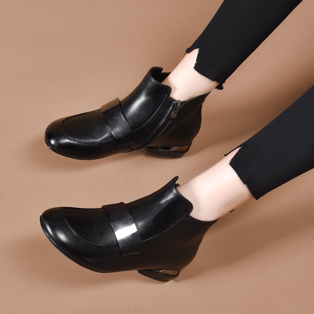Casual round head bare boots autumn and winter new small short boots first layer cowhide square buckle flat bottom women's boots leather boots