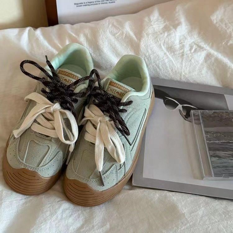 

2024 autumn new American retro board shoes women s thick soles increase height contrasting color white shoes breathable student casual board shoes 35