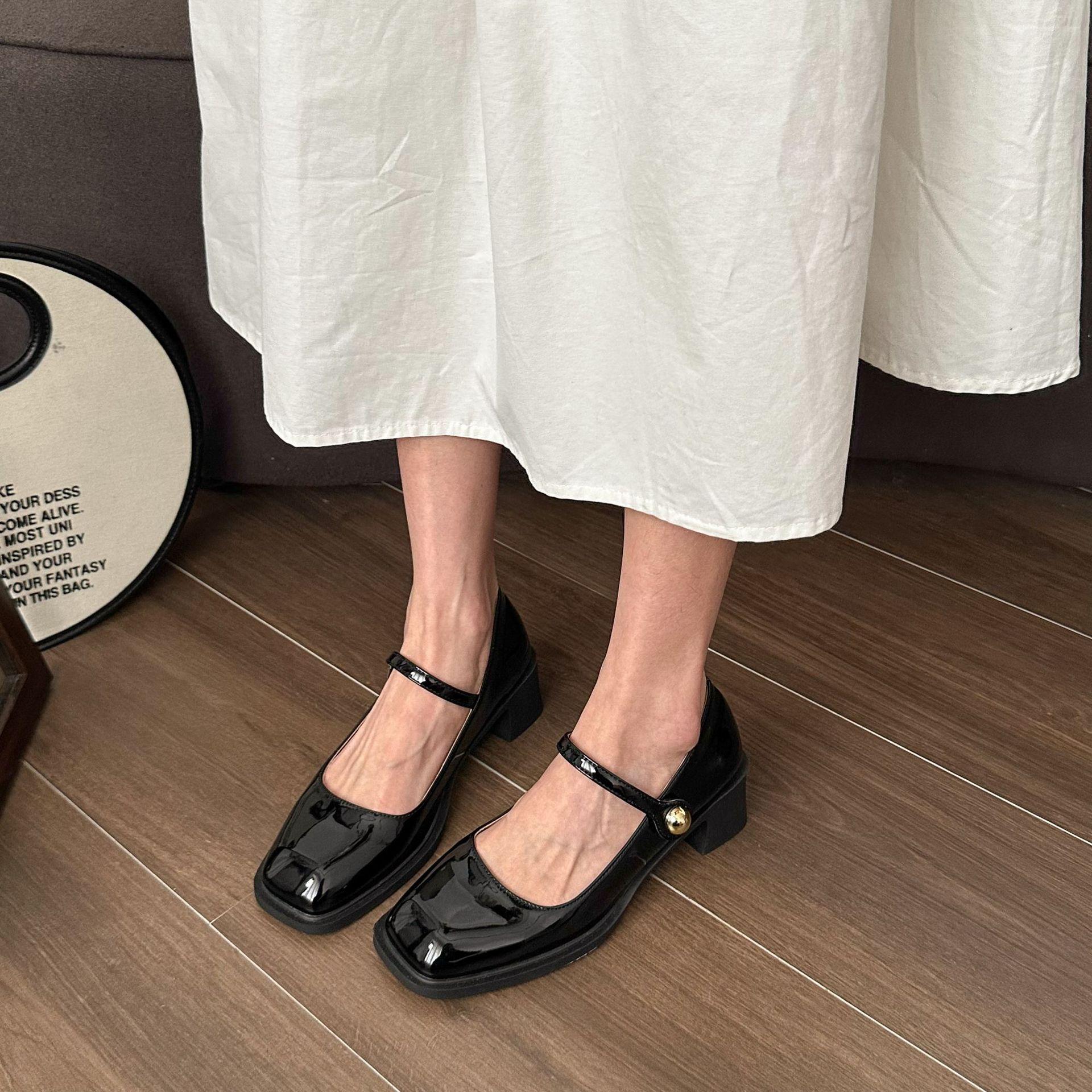 

Туфли на толстом каблуке в британском стиле, маленькие кожаные туфли, женские, весна и осень 2025, новые, универсальные, в стиле колледжа, большого размера, одинарные туфли, лоферы, черные, женские 35