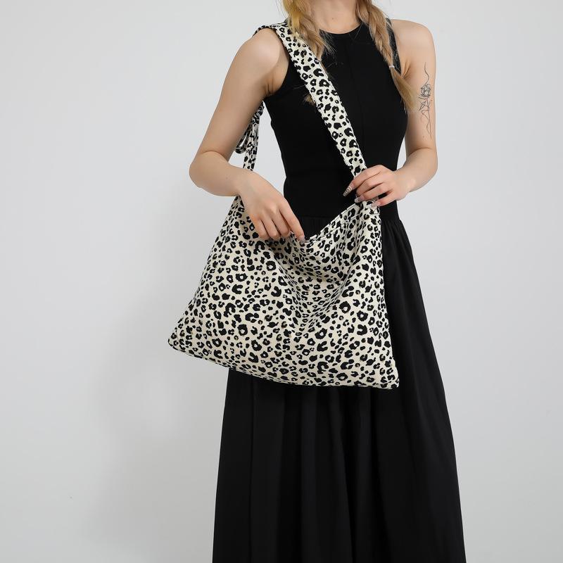 New Spring and Summer Korean Floral Bag Thin Cotton Bag Large Capacity Shoulder Bag Tilt Straddle Women's Bag