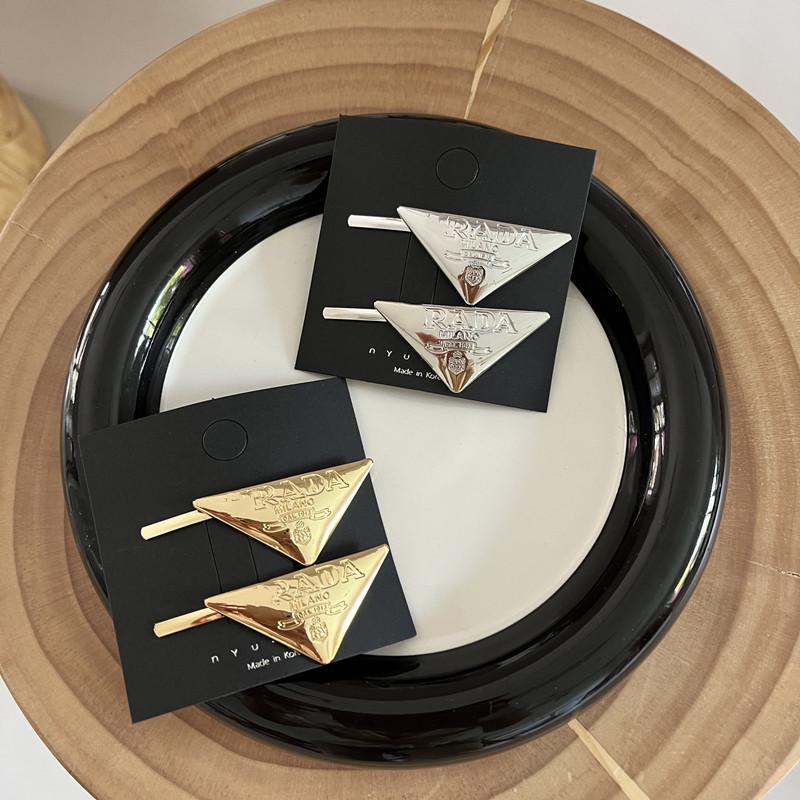

Heavyweight Alloy Triangle Bangs Clip for Frizzy Hair - Sweet & Spicy Style