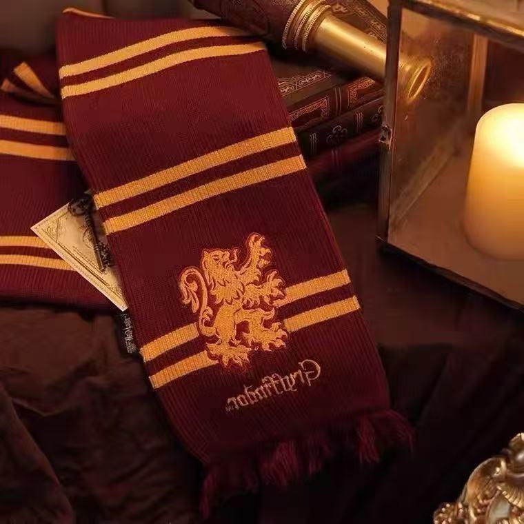 Harry Potter Nebelvír a Zmijozel Vyšívaný Šál Snood z Umělého Kašmíru