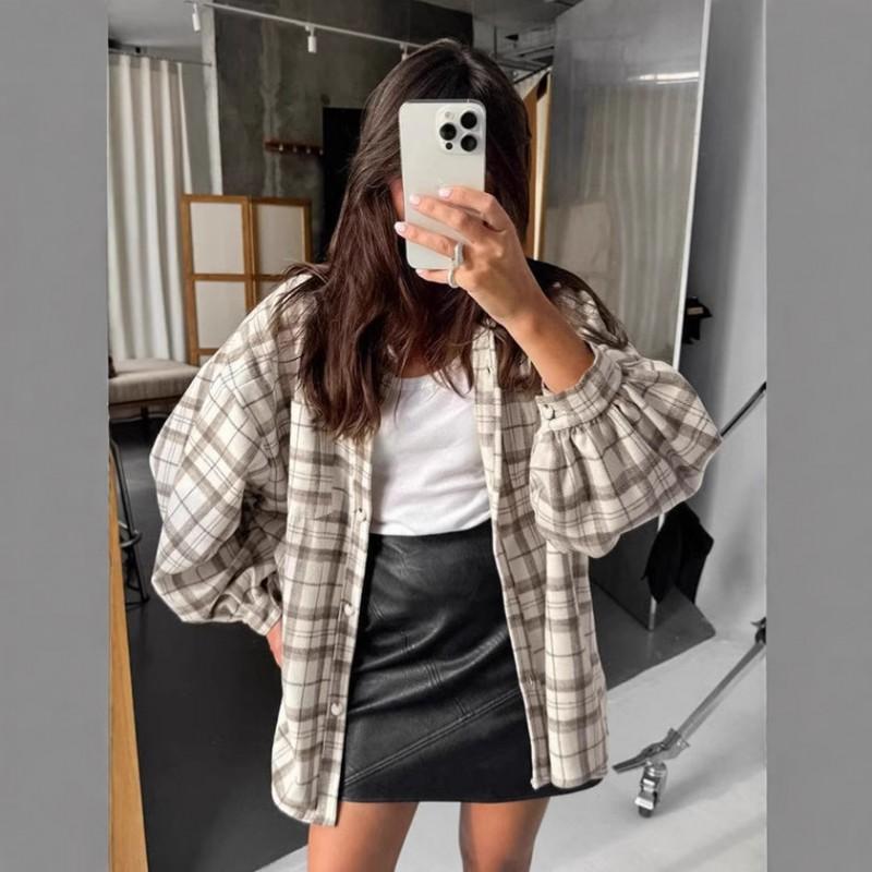 Womens Oversized Relaxed Fit Plaid Shirt With Turn-Down Collar Long Sleeve Loose Top 2025 Casual Streetwear